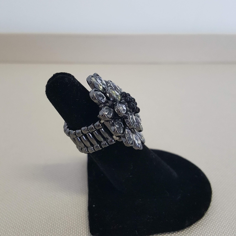 Ring - Picture 2 of 3